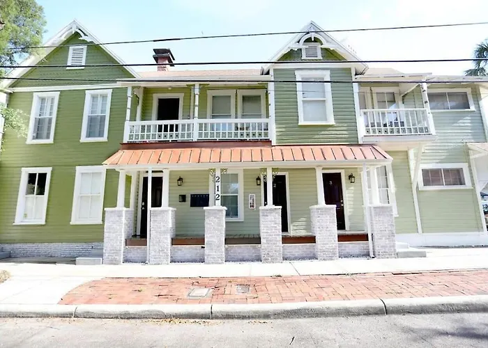 Cosy 3-Bedroom Downtown Walk To Convention Center