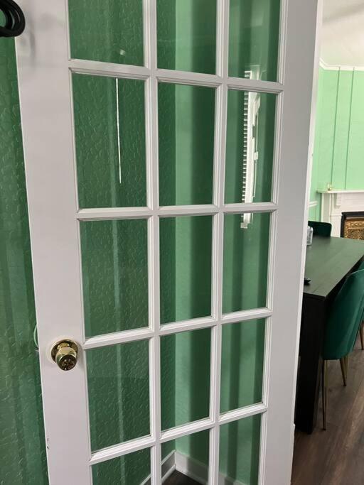 Cosy 3-bedroom Downtown Walk To Convention Center