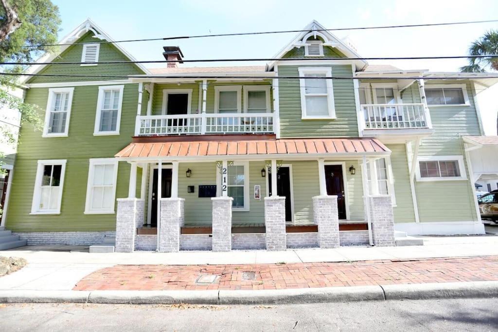Cosy 3-bedroom Downtown Walk To Convention Center *