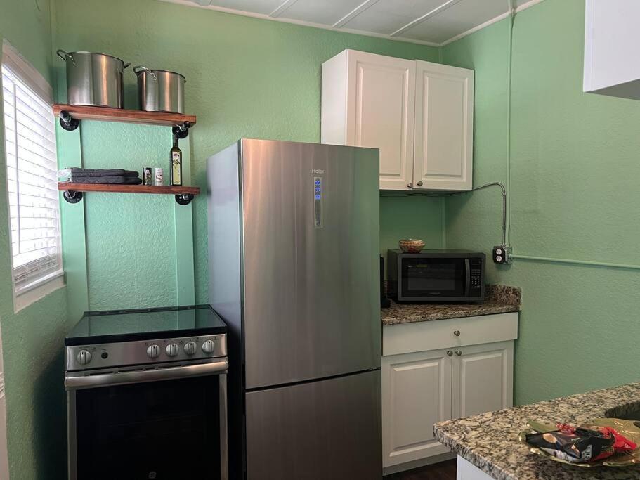Cosy 3-bedroom Downtown Walk To Convention Center